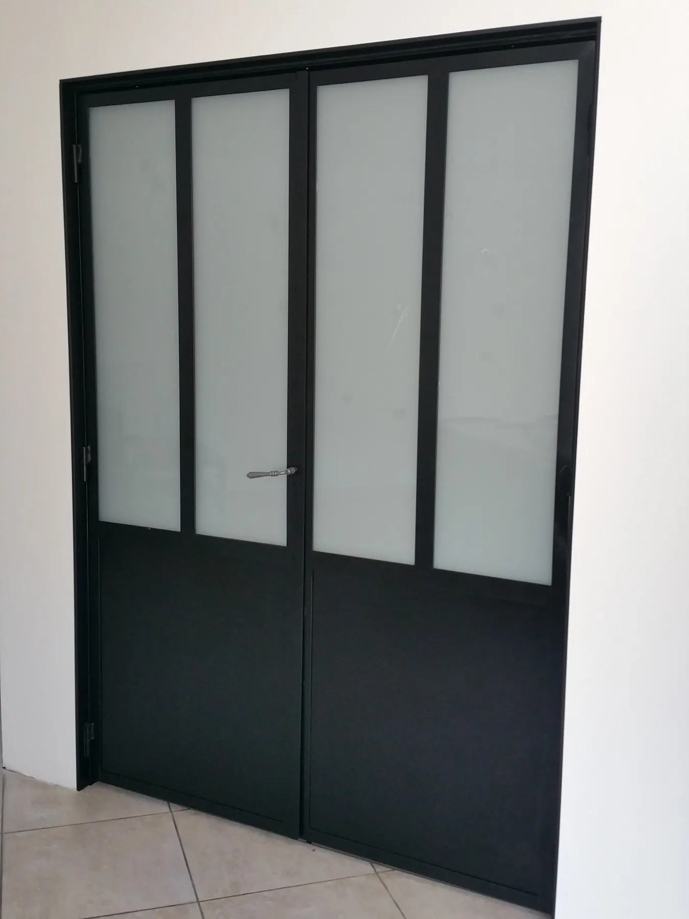 Porte atelier vitrée en acier fabriquée par ACPF